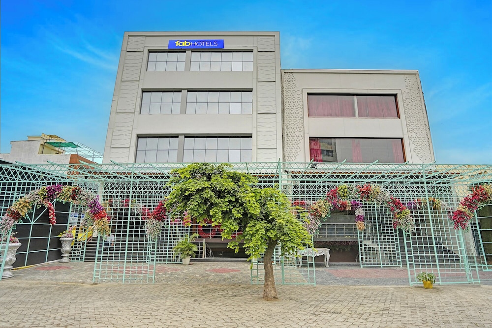 Fabhotel Golden Rivaah