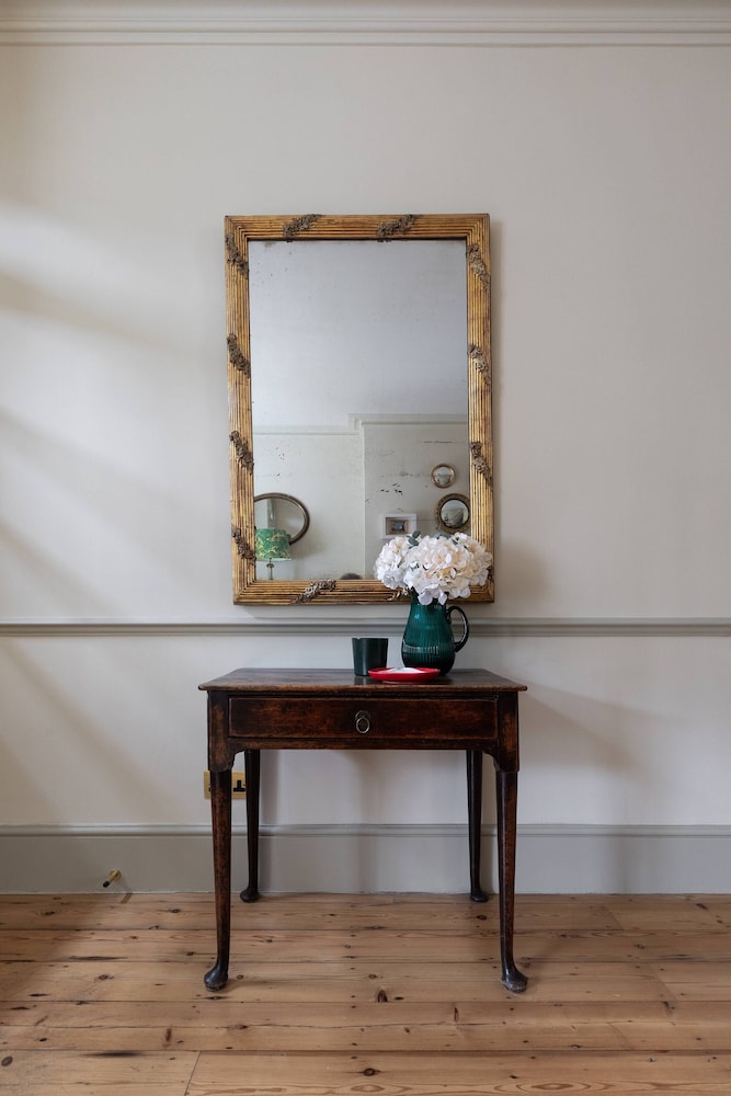 Kensington Place IV by Onefinestay