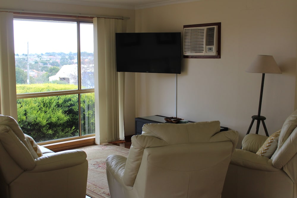 Australian Home Away at Doncaster Andersons Creek 2