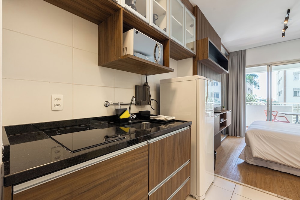 ESD - Studios E-Side By Anora Spaces