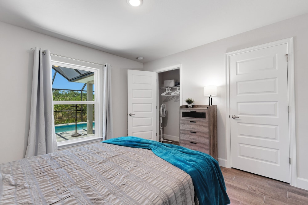 New Poolside Home in South Gulf Cove! Beaches Boca Grande, Manasota, Siesta Key & Venice