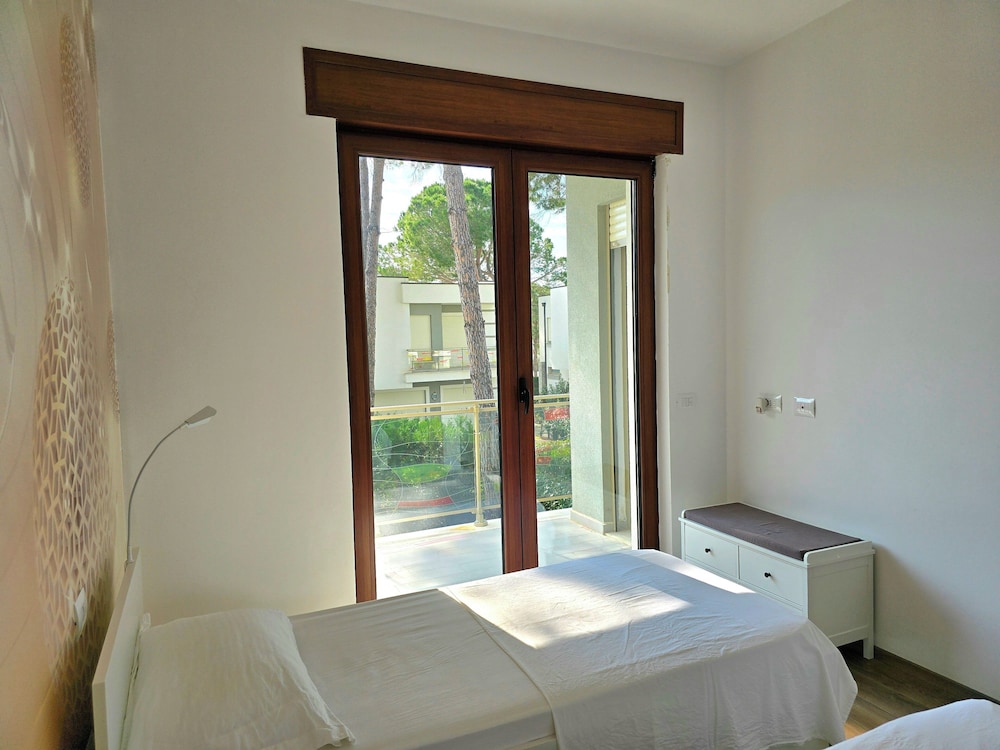 Sunny Beach Apartments 300 photo 4