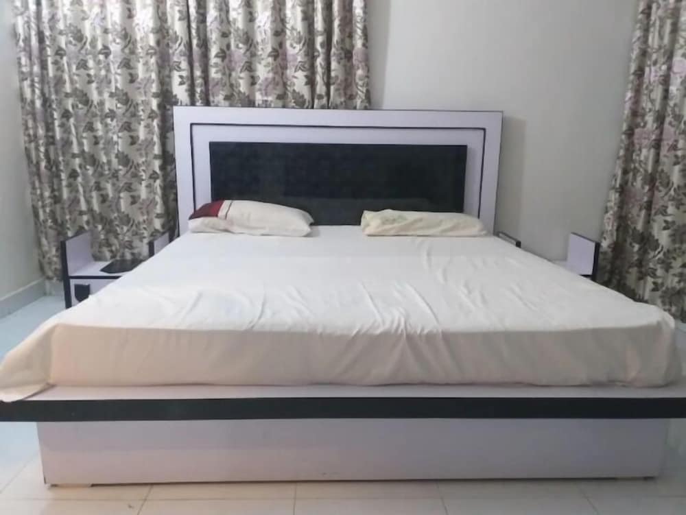Serena Guest House