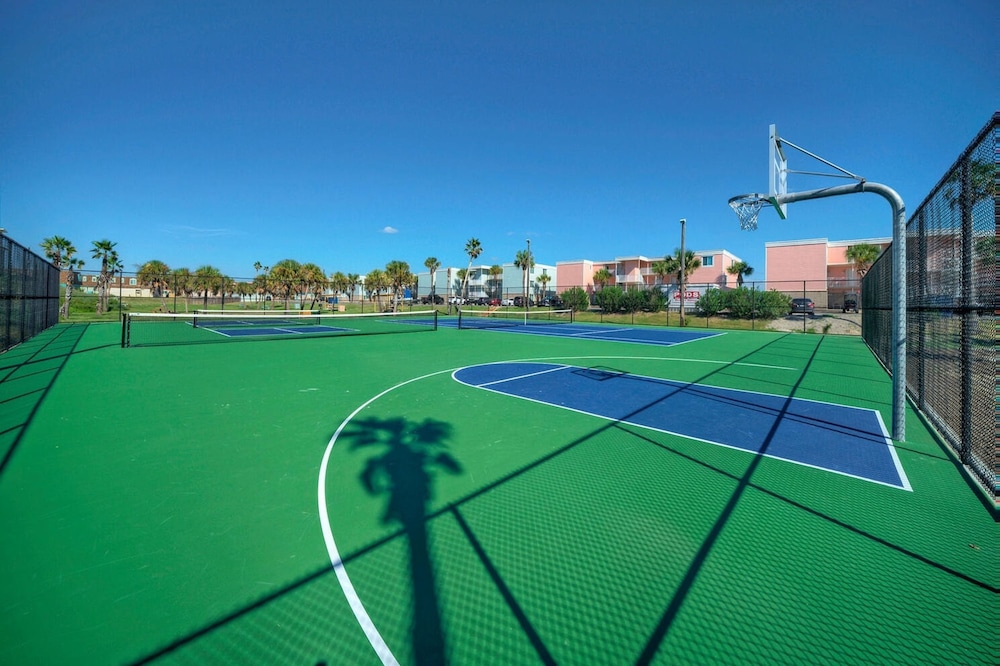 Summer Love by Avantstay Ocean View Pickleball