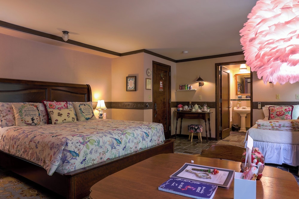 Stone Chalet B&B Inn and Event Center