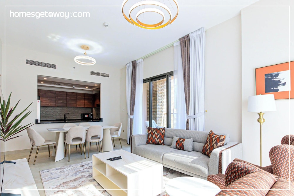 Bright Spacious 2BR with Maids
