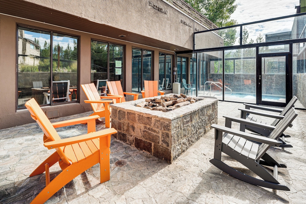 2 Mi to Winter Park Slopes: Mtn-view Condo!