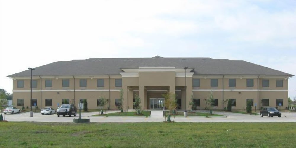 Morgan City Vacations - Ambassador Inn  Suites - Property Image 1