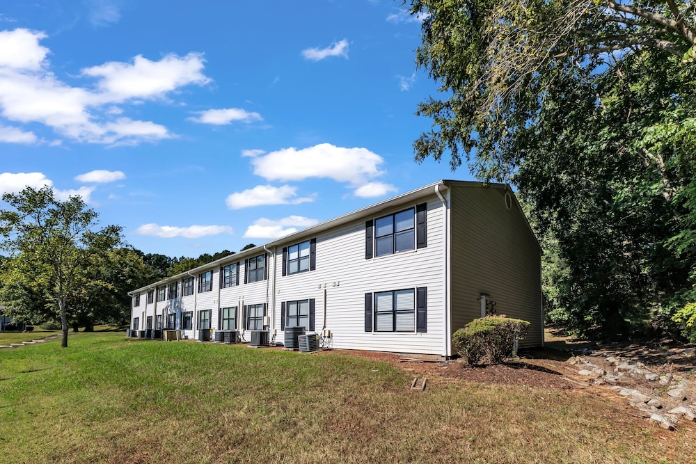 King 2BR Suite in Research Triangle Park