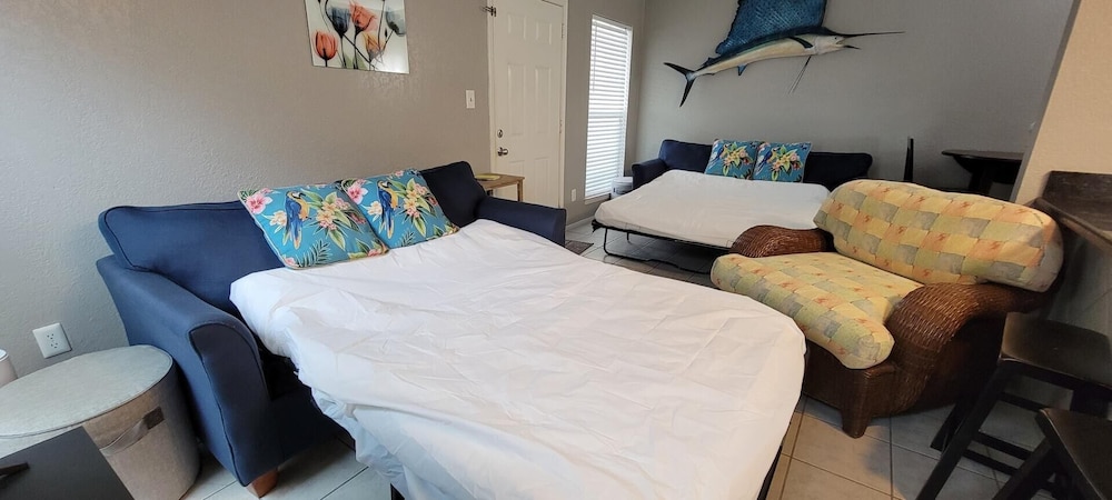 Great Value Sleeps 6 Less than block to Beach 1 Bedroom Home by RedAwning view 2