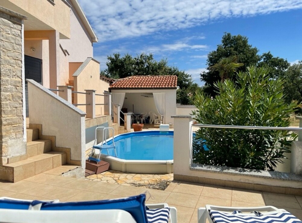 Appealing Apartment With Garden