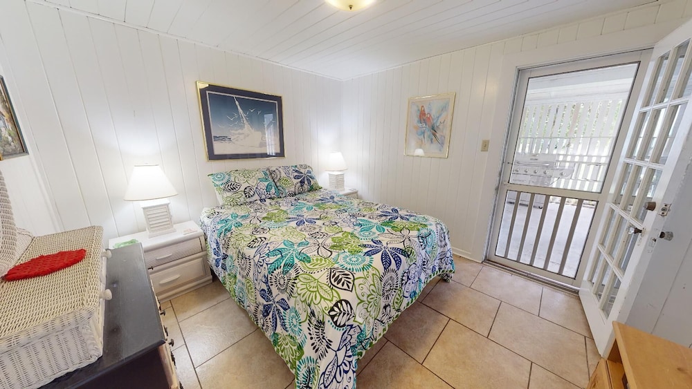 1111 2nd Avenue by Tybee Vacation Rentals