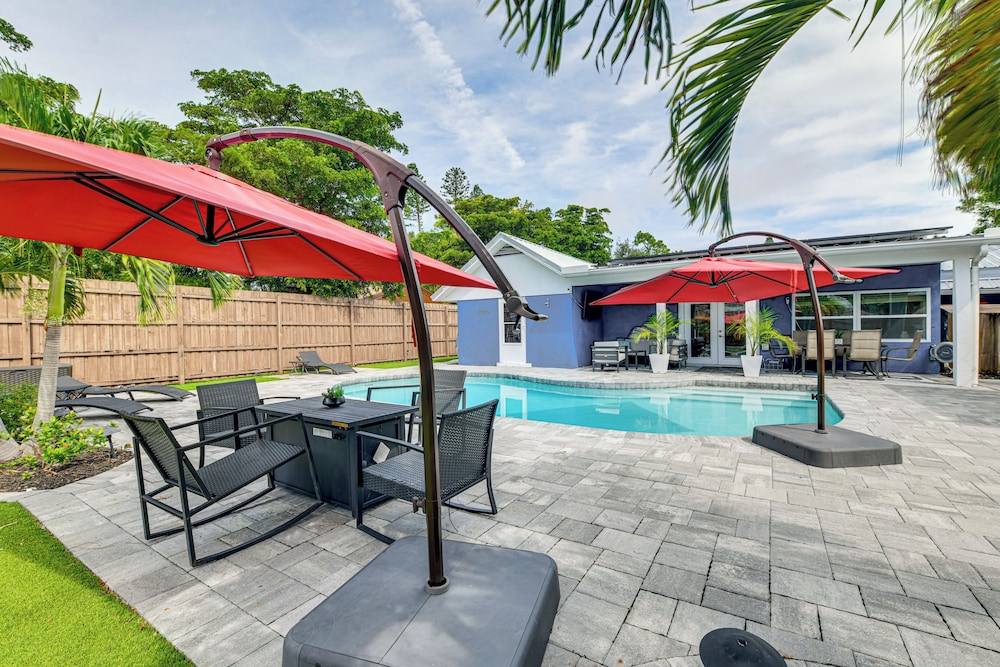 Backyard w/ Pool & Games! Family Home in Bradenton