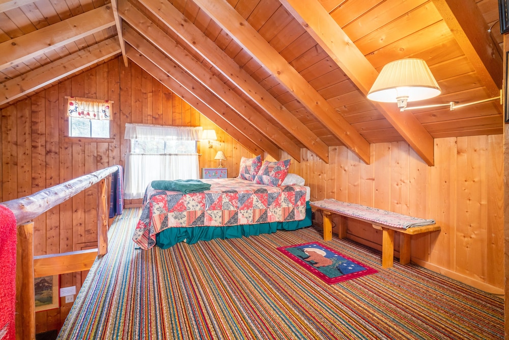 Bear Paw Lodge