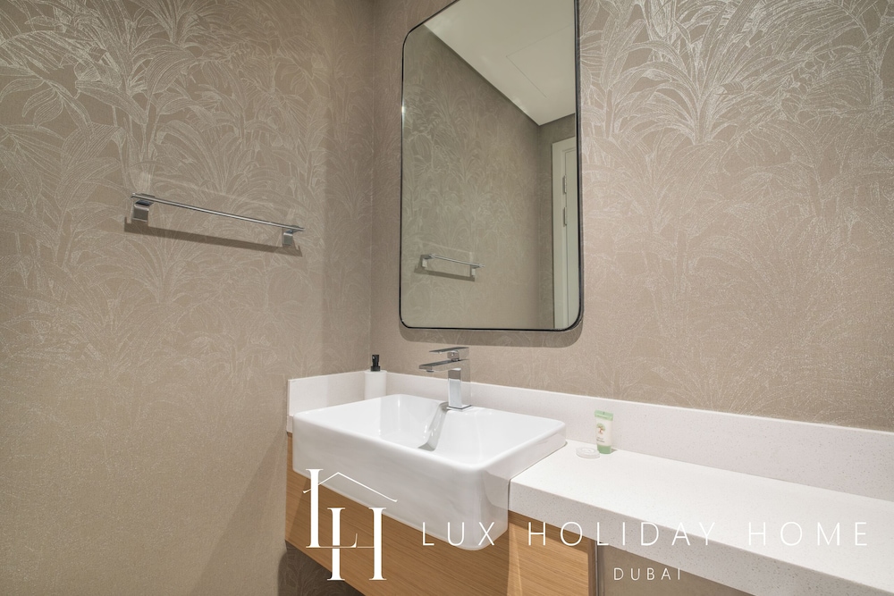 LUX The Creek Residence Suite