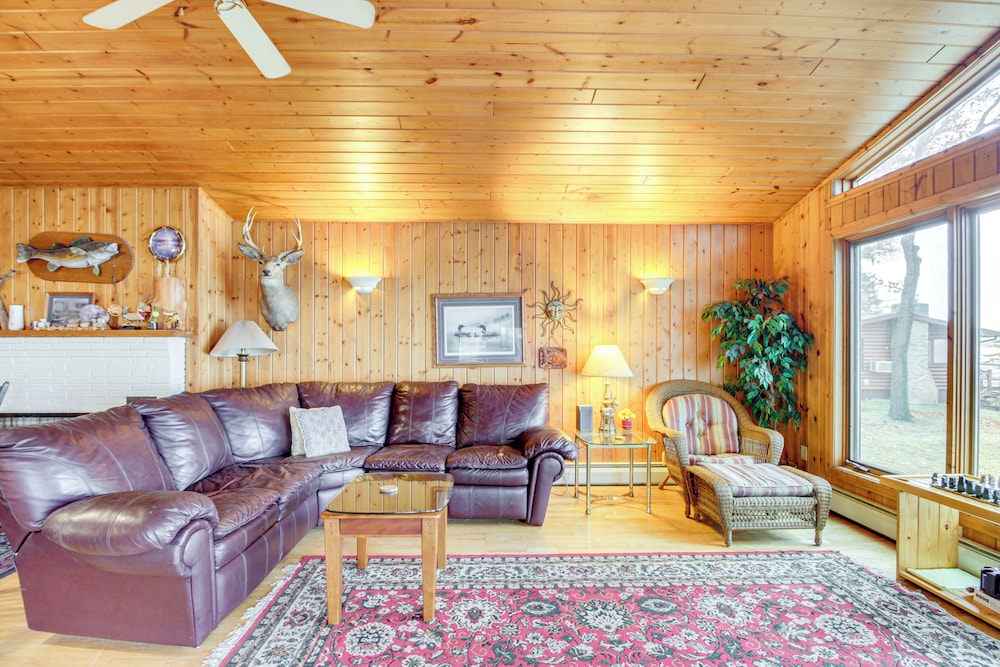 Scenic Cabin w/ Private Beach in Crosslake!