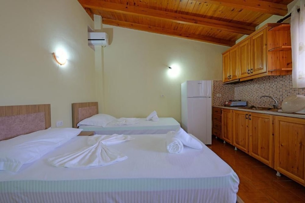 Vila Xhovani