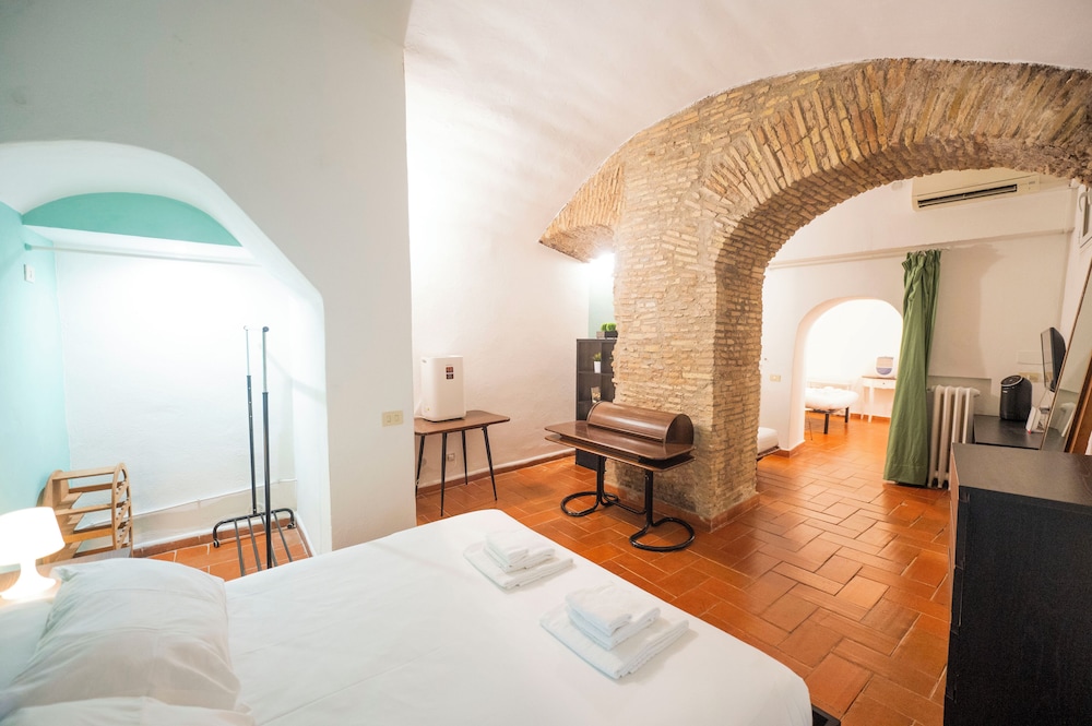 Campo De' Fiori Apartments