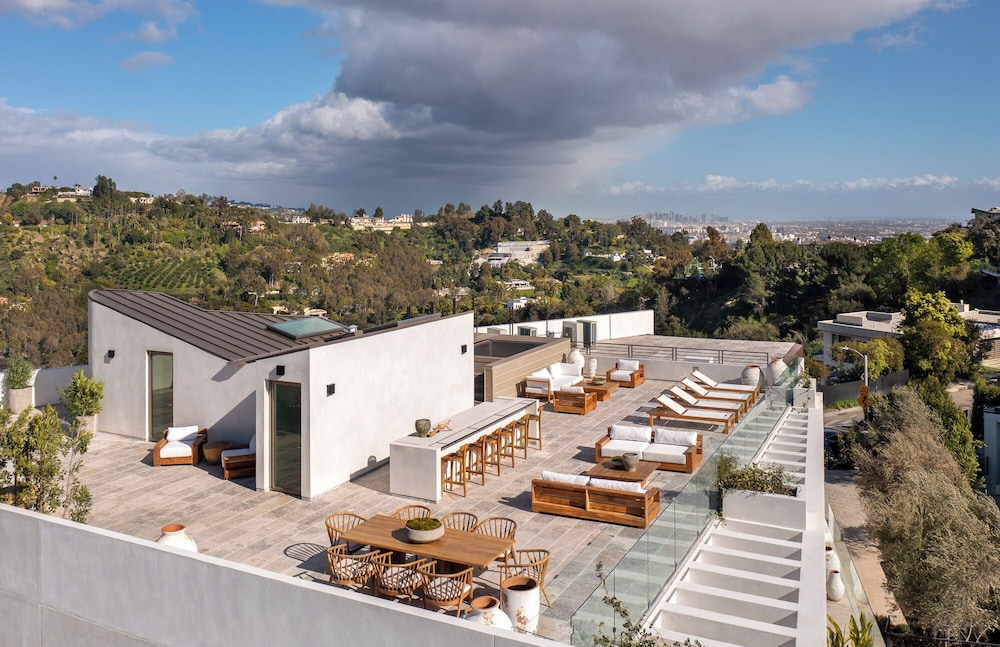 Stradella Mansion - Epitome of Luxury Living in This Breathtaking Bel Air Estate