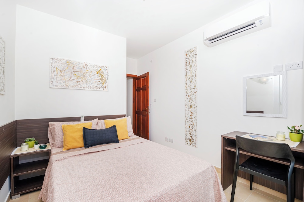 Summer Breeze Comfort Apartment view 4