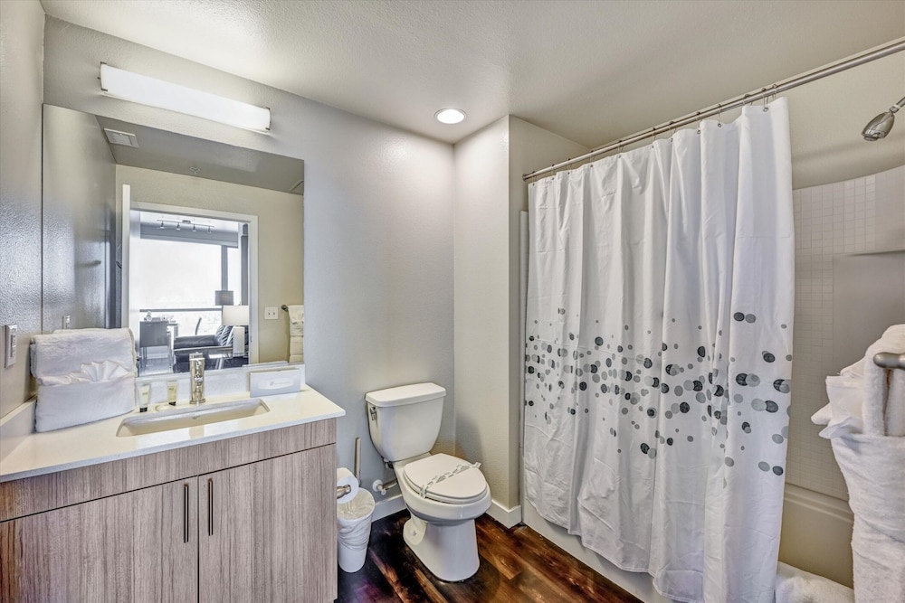 Global Luxury Suites at Woodbury