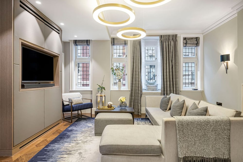 Mayfair Home Private Parking Central AC