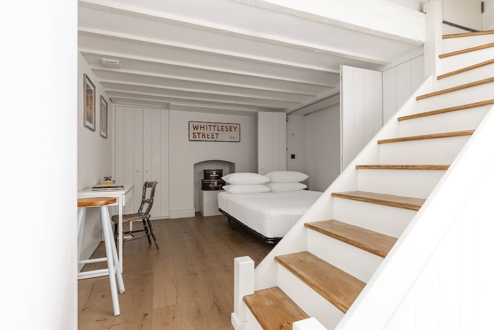 Whittlesey Street II by Onefinestay