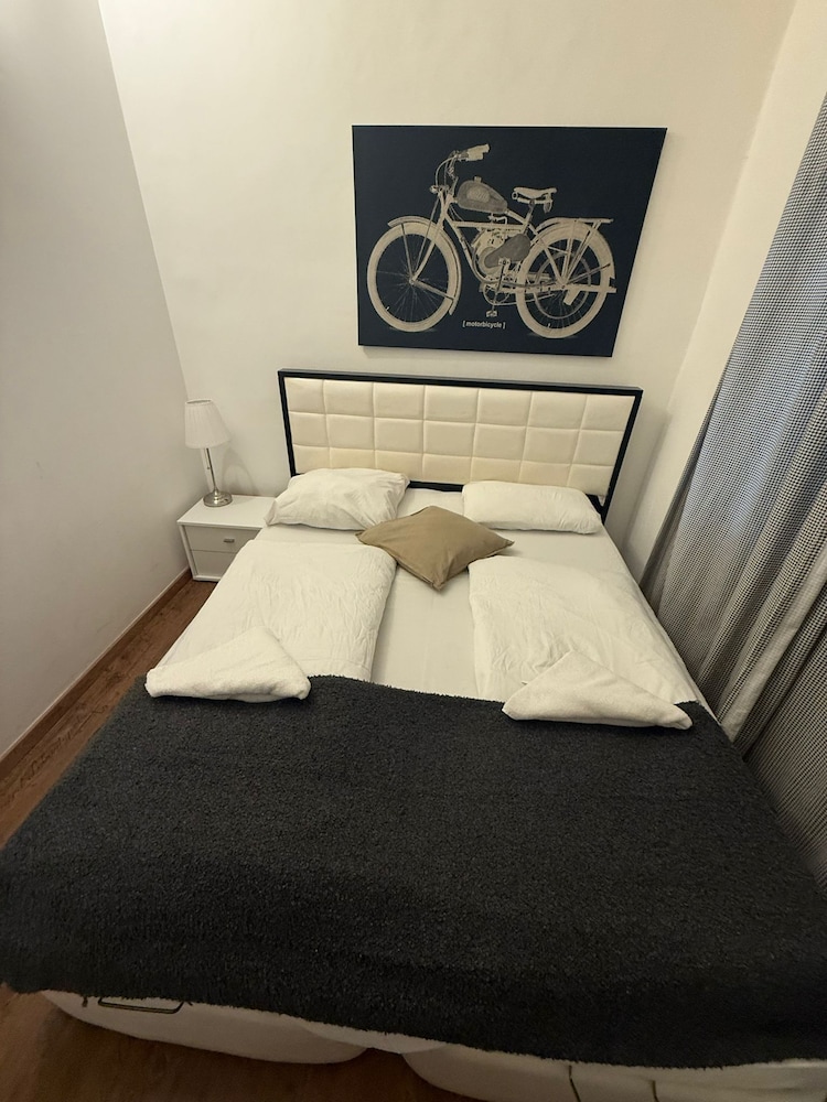 Smart 2BR Apt 10 Min from Westbahnhof