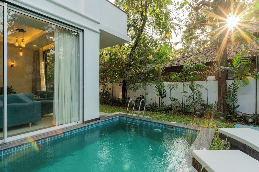ELIVAAS Laguna Camellia | Luxe 4 BHK Villa Near Popular Beaches with Private Pool