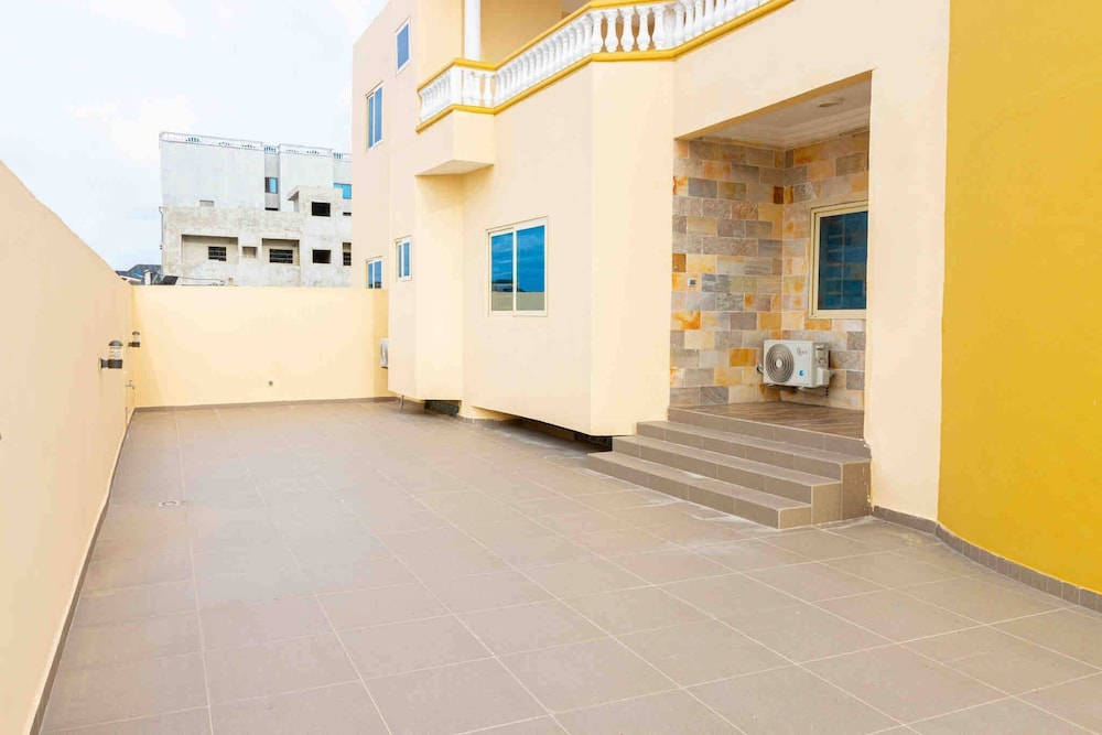 House 5 Mins From the Beach, 15 Mins From the Airport