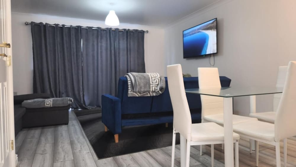 3bed Maidstone Stay - Wifi, Parking, London Access