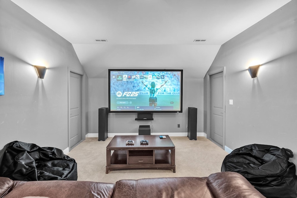 Durham Retreat Games, Exercise, And Relaxation 5 Bedroom Home