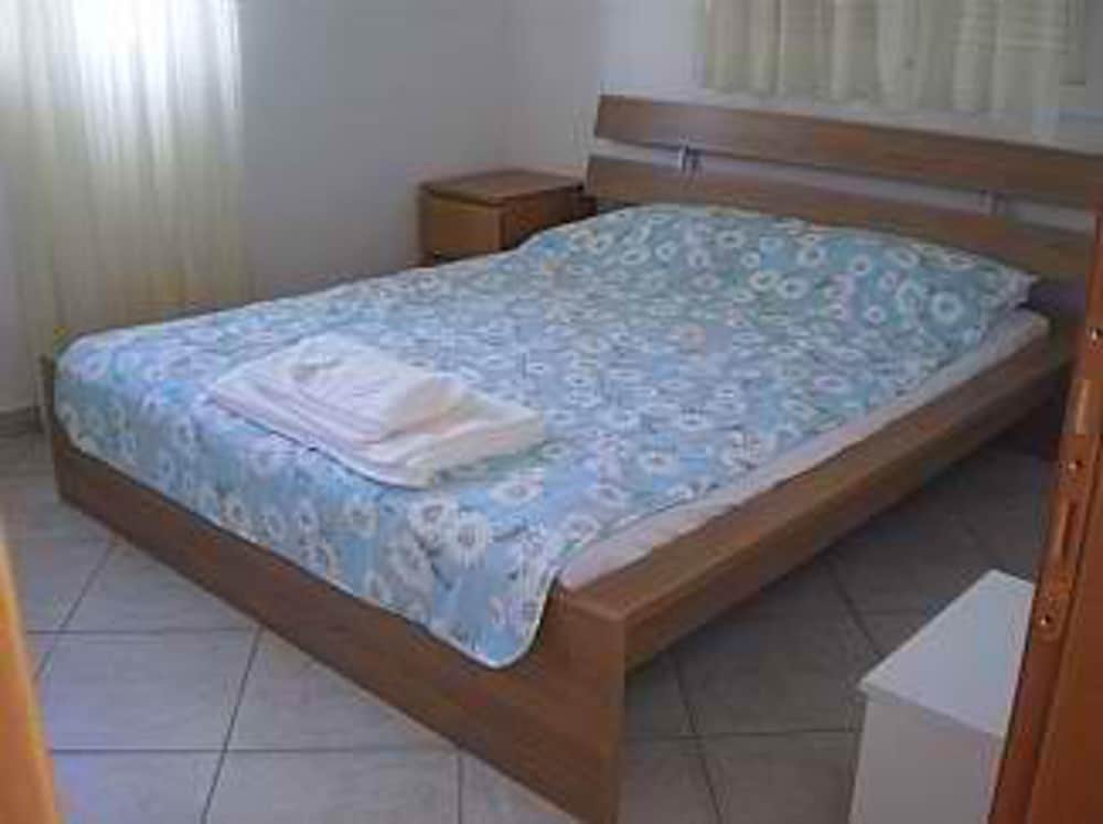 2-bedroom Apartment in Skala LF view 3