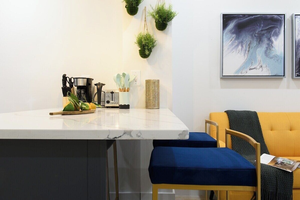 1597 New York Apt