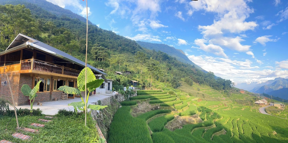 Bees Homestay Sapa & Trekking