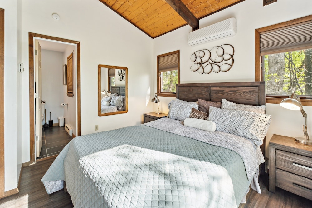 Charming Porter House In The Heart Of The Poconos 4 Bedroom Chalet