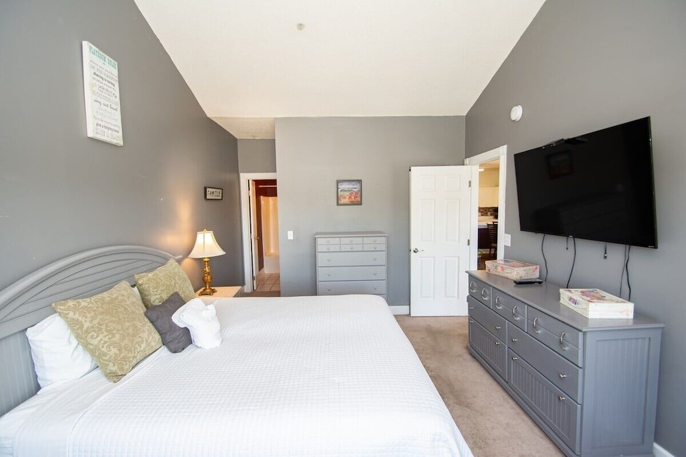 Magnolia North 4827-302 2 Bedroom Condo