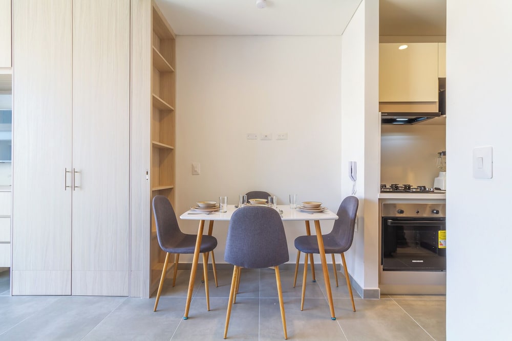 Salguero Suites By HostPro