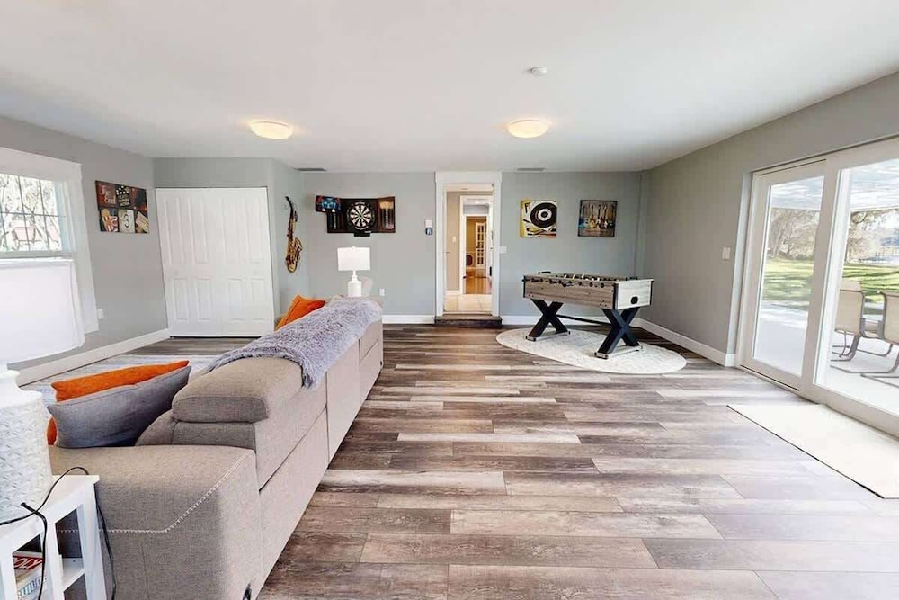Executive 5 Bedroom Pool Home, Dade City!