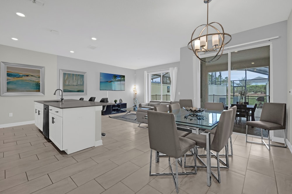 Luxury Davenport Home Perfect Family