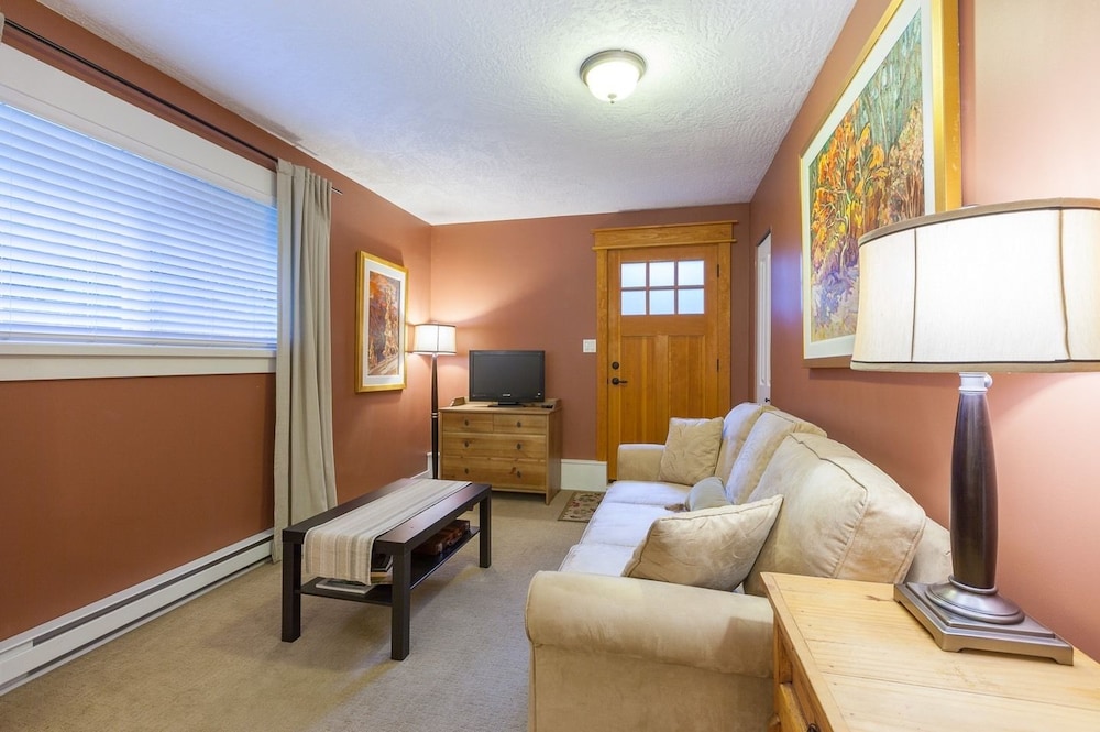 Creekside B & B