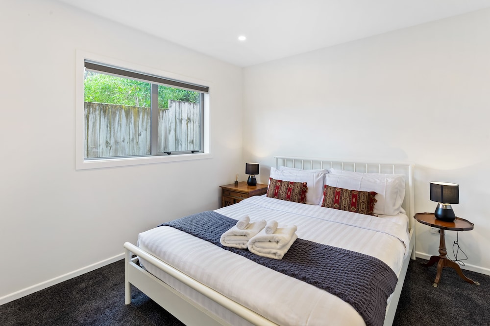 The Perfect City Pad - WiFi - Netflix view 4