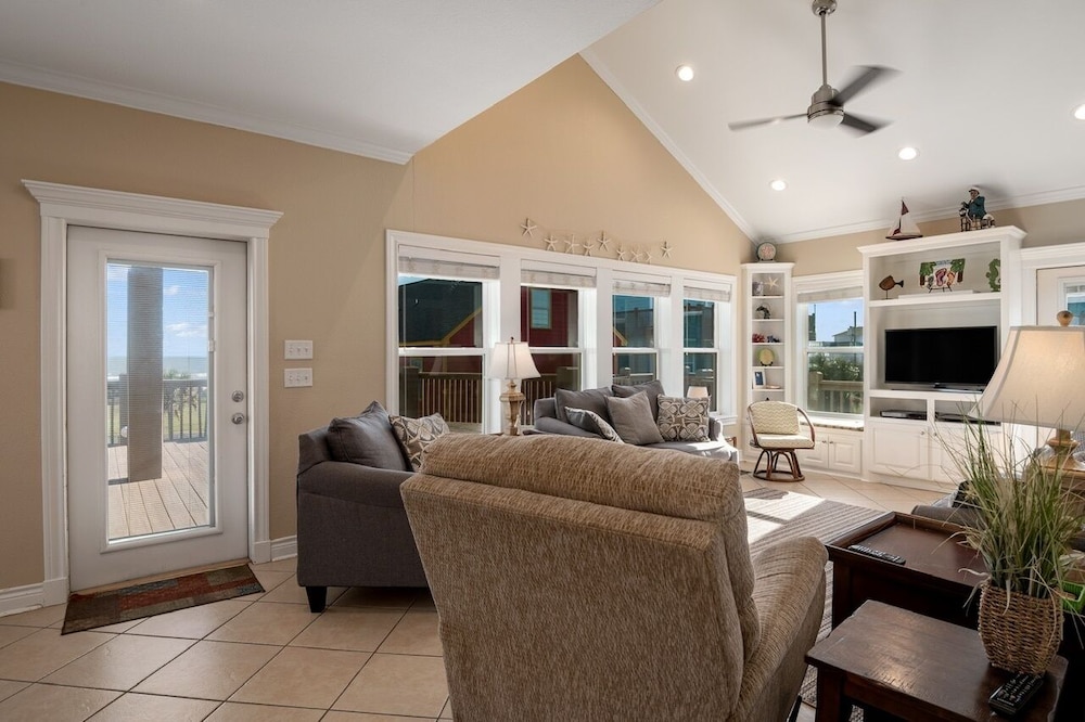 Deja View 3 Bedroom Home