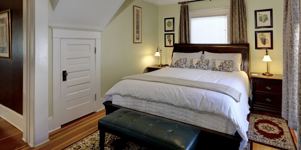 A' Tuscan Estate Bed & Breakfast