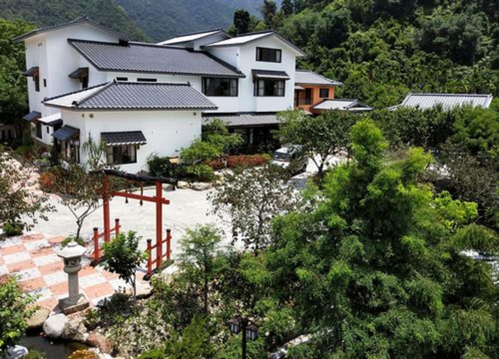 Huaman hot villa