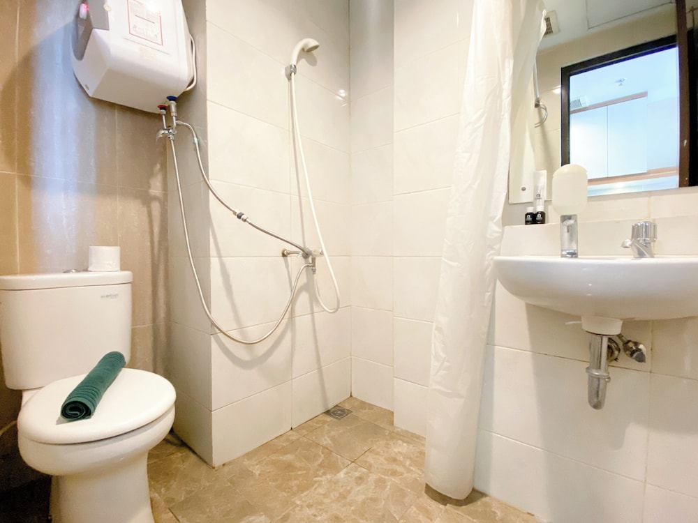 Good Deal And Restful Studio Grand Dhika City Apartment
