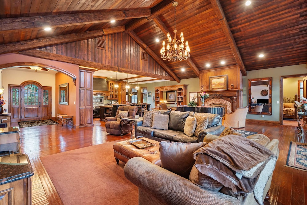 The Lodge at Rock Canyon