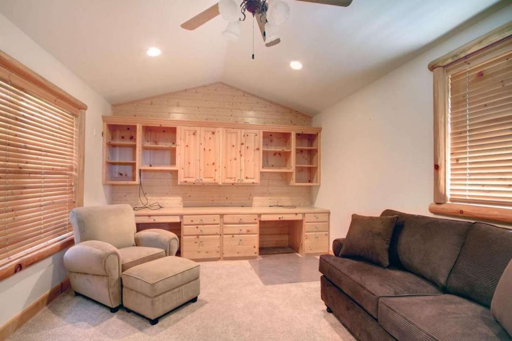 Starlight Retreat by Avantstay Gorgeous Log Style Home w Incredible Views