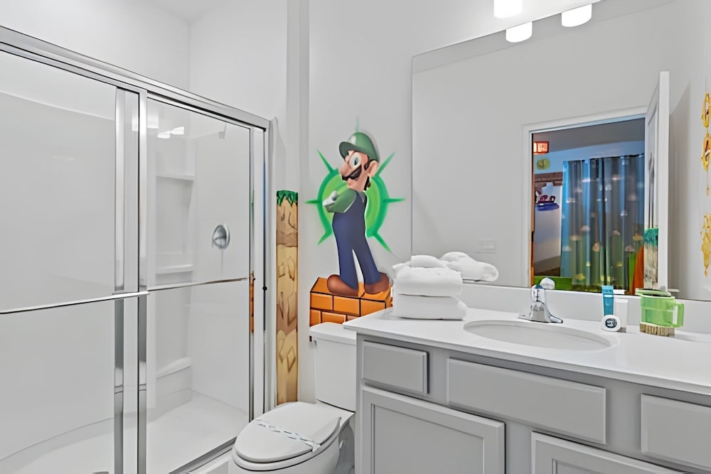Luxury 6BR Near Universal, Pool, Spa & Game Room
