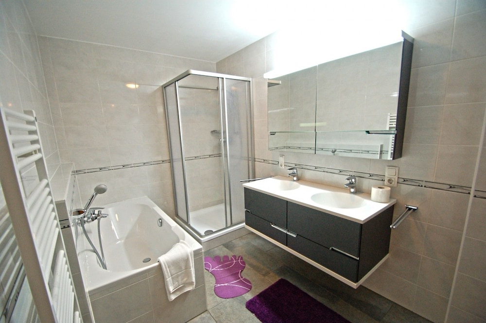27 Suites Apart Hotel